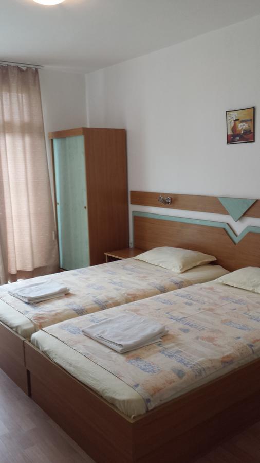 Hotel Diva Равда Экстерьер фото