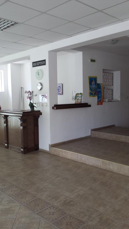 Hotel Diva Равда Экстерьер фото