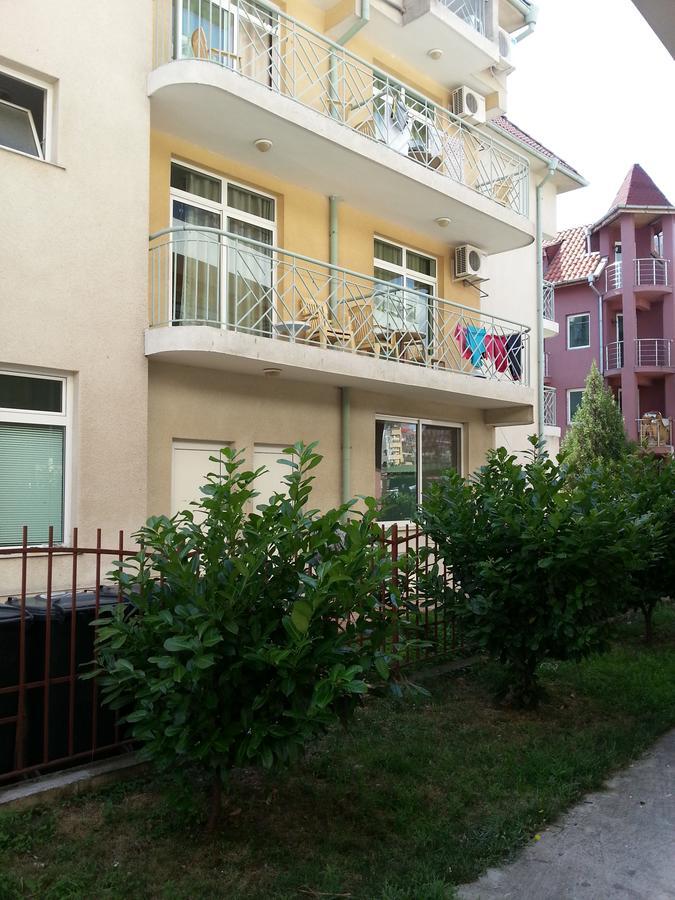Hotel Diva Равда Экстерьер фото