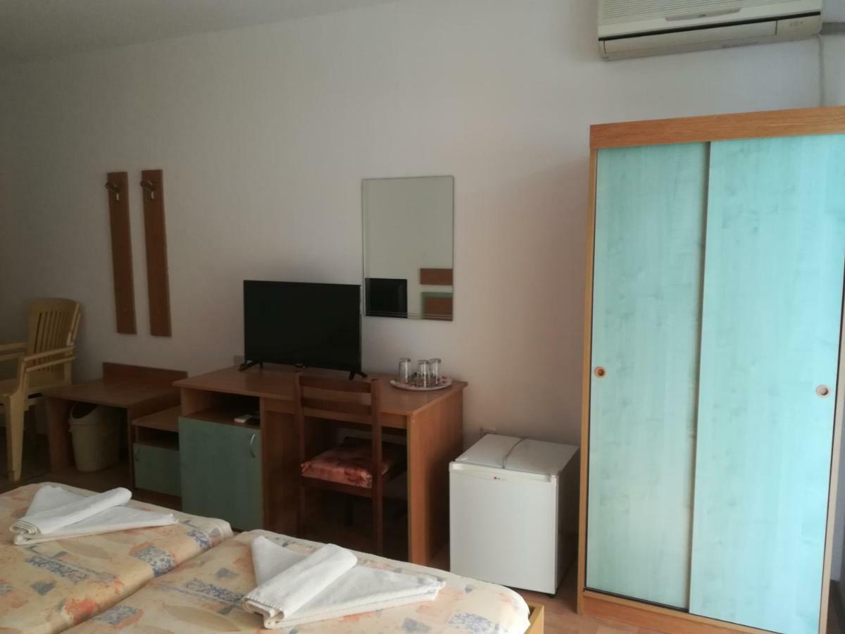 Hotel Diva Равда Экстерьер фото