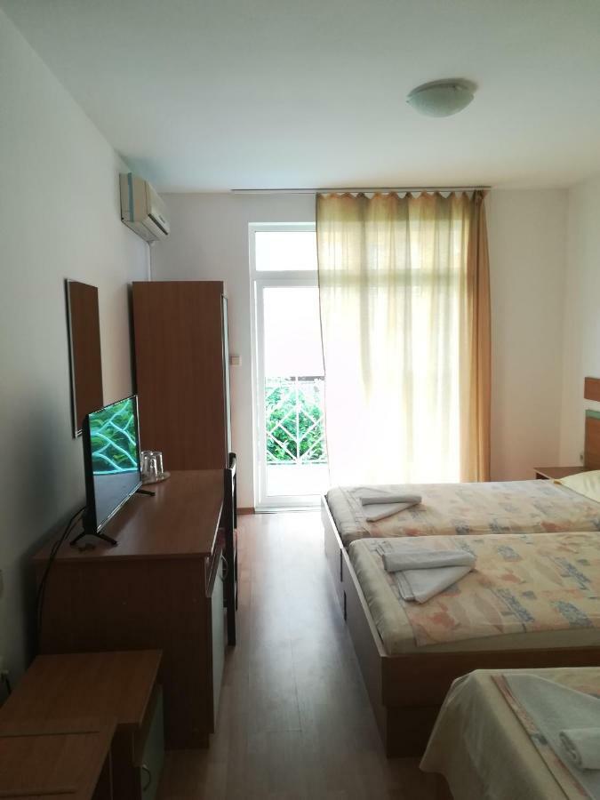 Hotel Diva Равда Экстерьер фото